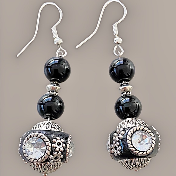 Indonesian beads new earrings with black beads and sterling silver hook. - Picture 5 of 5